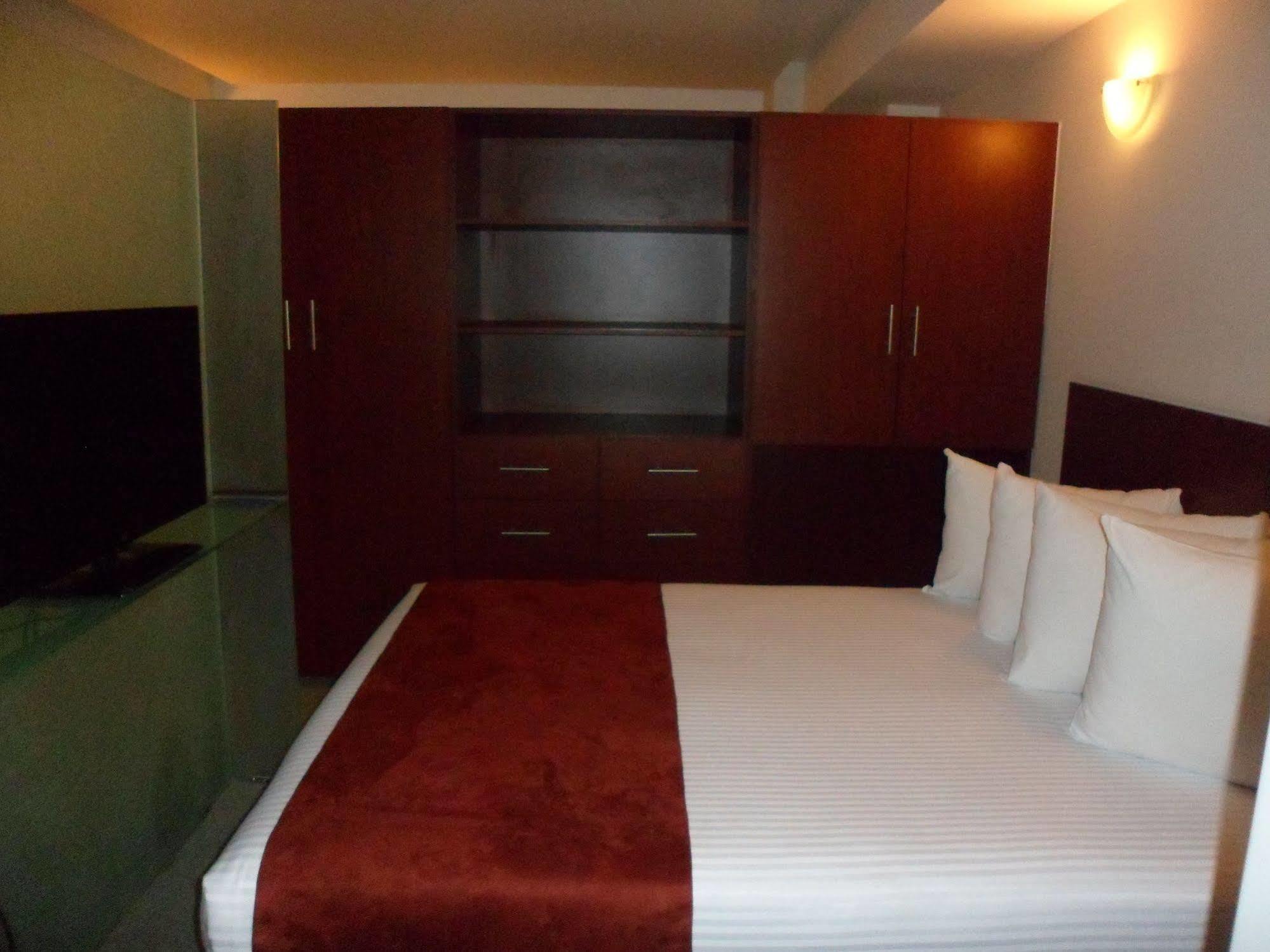 Capri Reforma 410 Aparthotel 2*